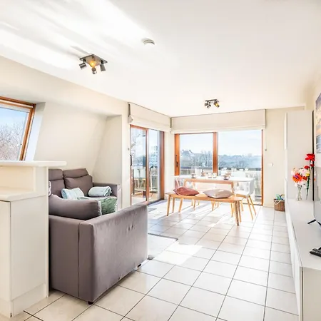 Corner With 2 Bedrooms, Cleaning Included *