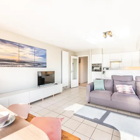 Corner With 2 Bedrooms, Cleaning Included