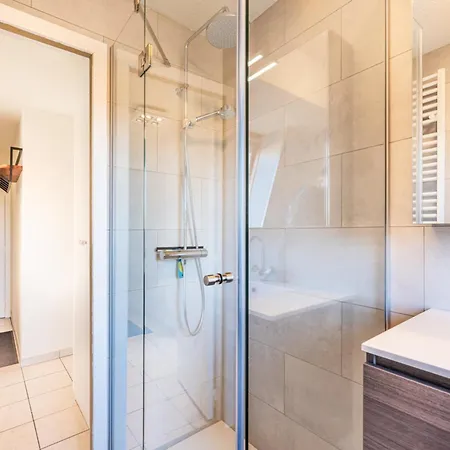 Corner With 2 Bedrooms, Cleaning Included Apartment