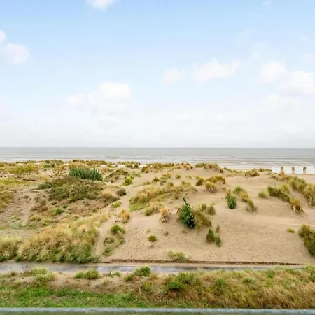 Corner With 2 Bedrooms, Cleaning Included * Oostduinkerke