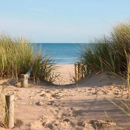 In Near The Beach, Cleaning Included *
