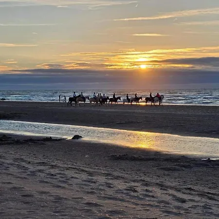 Апартаменты In Near The Beach, Cleaning Included